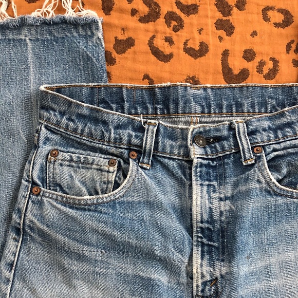 Perfectly distressed vintage Levi 505s - Picture 3 of 4